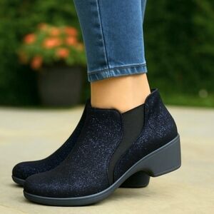 Skechers NEW!! Flexibles Sparkling, Leather, Wedge, Comfort Bootie 9.5M
